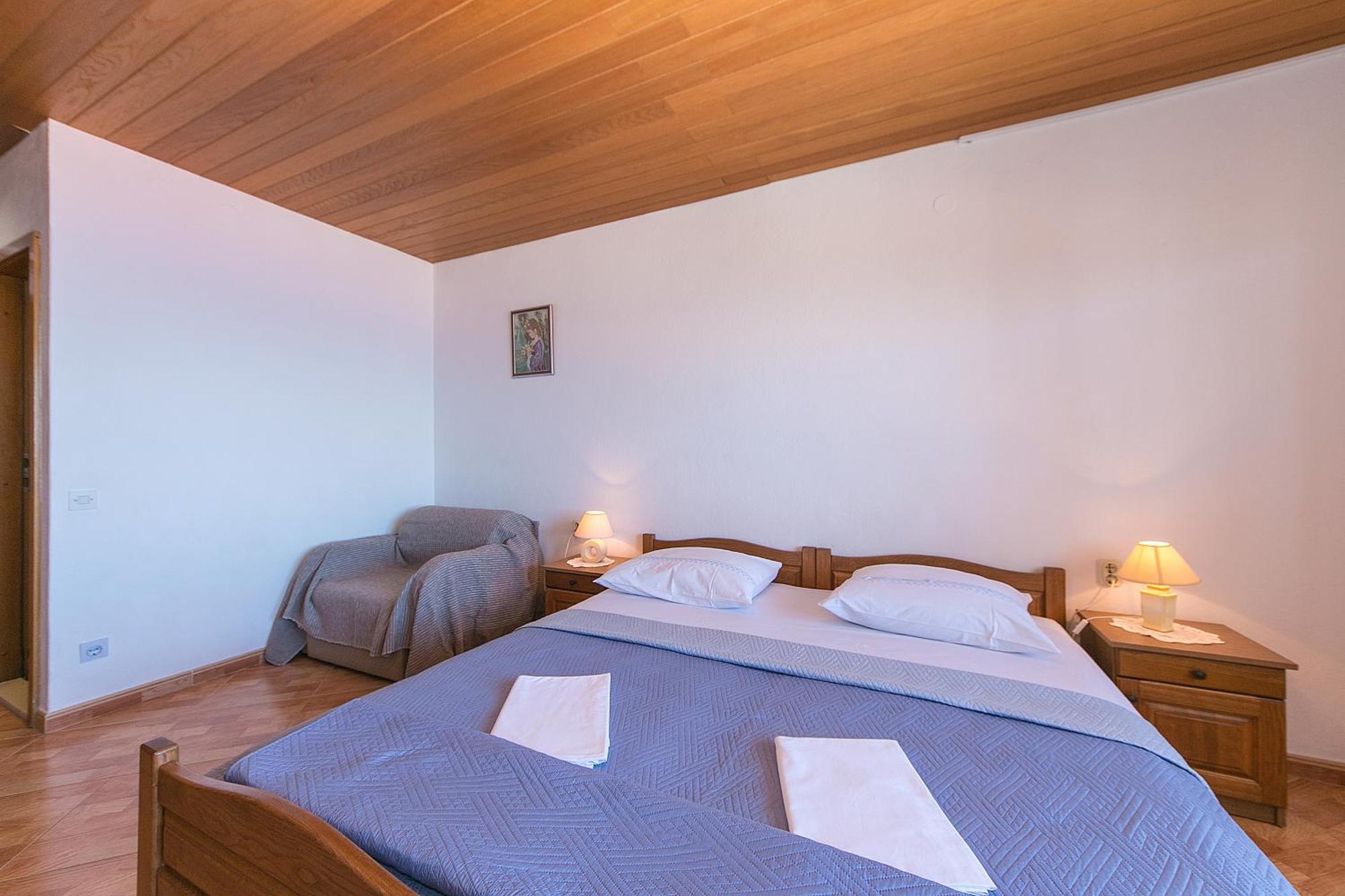 Apartments And Rooms By The Sea Brela, Makarska - 2752 Номер фото