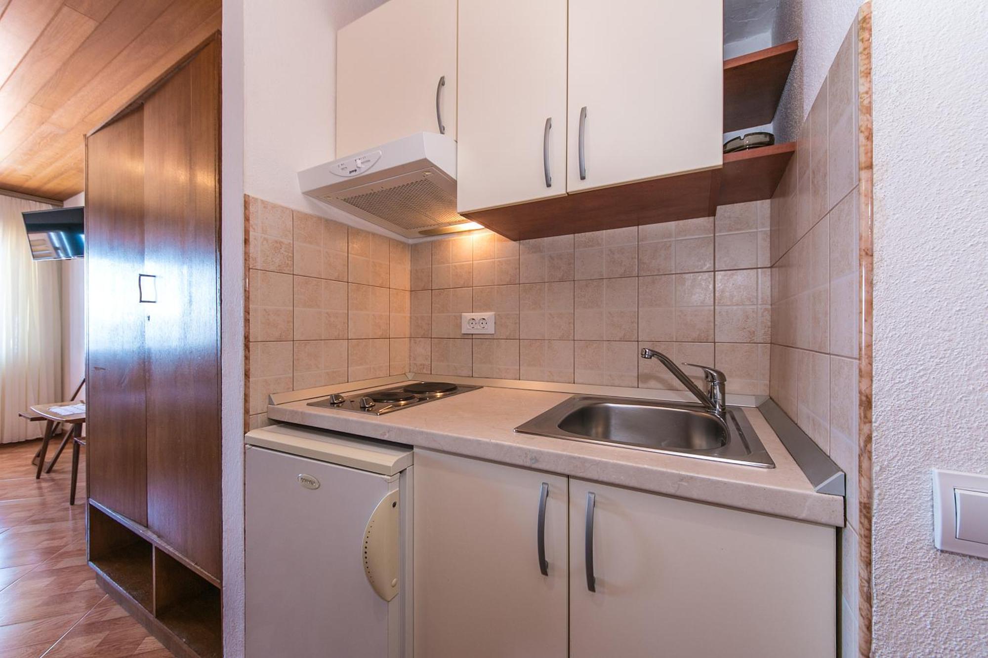 Apartments And Rooms By The Sea Brela, Makarska - 2752 Экстерьер фото