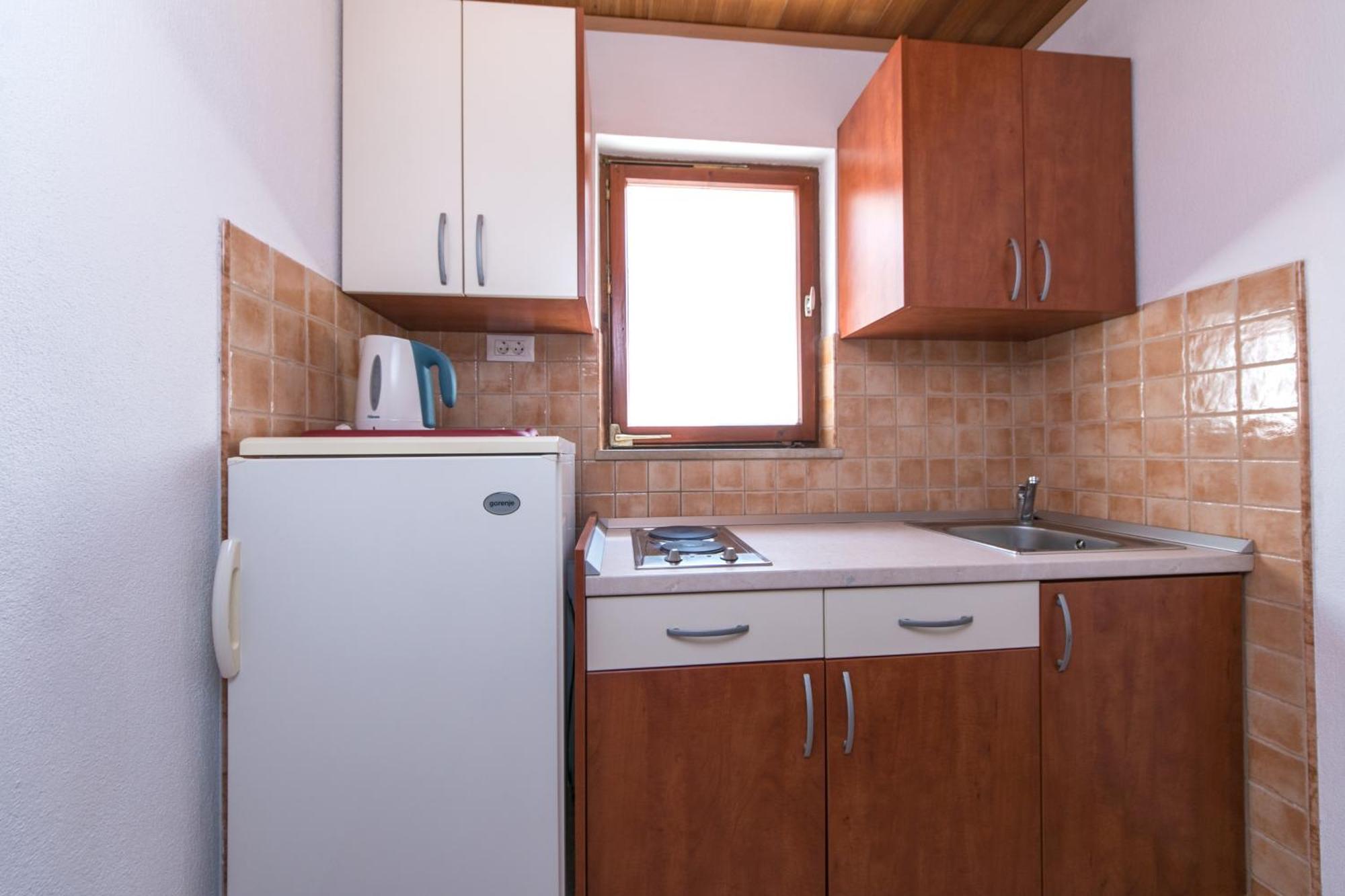 Apartments And Rooms By The Sea Brela, Makarska - 2752 Экстерьер фото