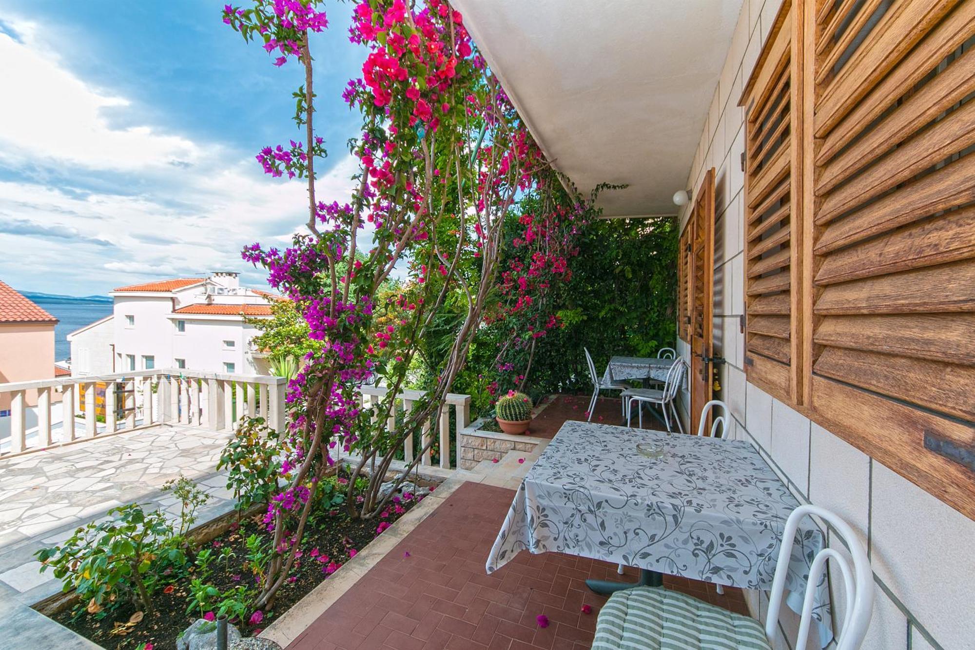 Apartments And Rooms By The Sea Brela, Makarska - 2752 Экстерьер фото