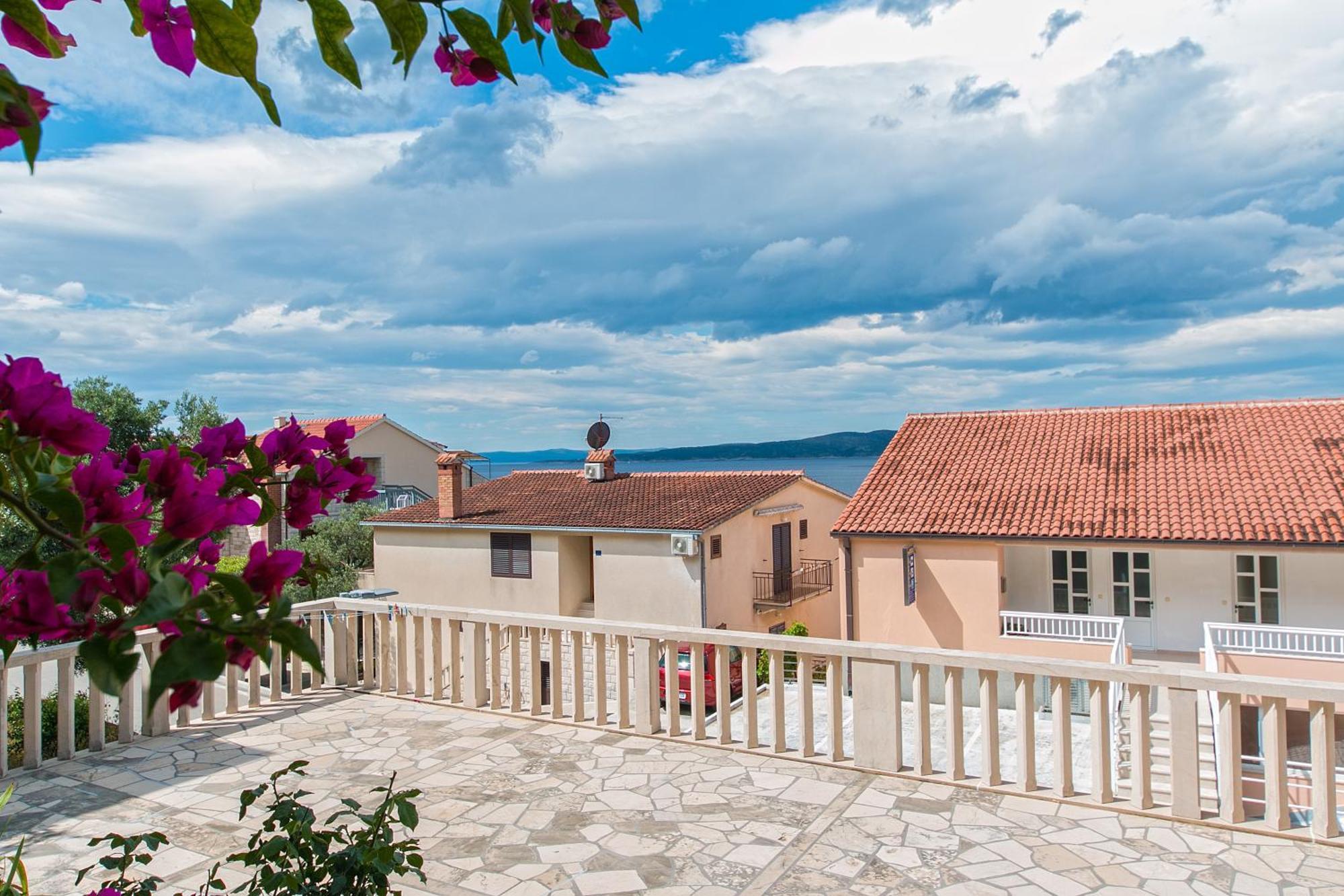 Apartments And Rooms By The Sea Brela, Makarska - 2752 Экстерьер фото