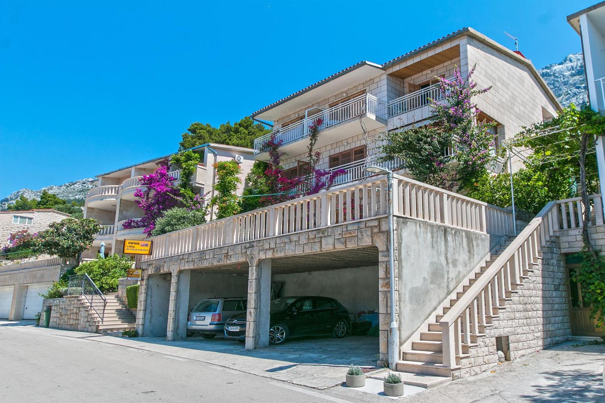 Apartments And Rooms By The Sea Brela, Makarska - 2752 Экстерьер фото